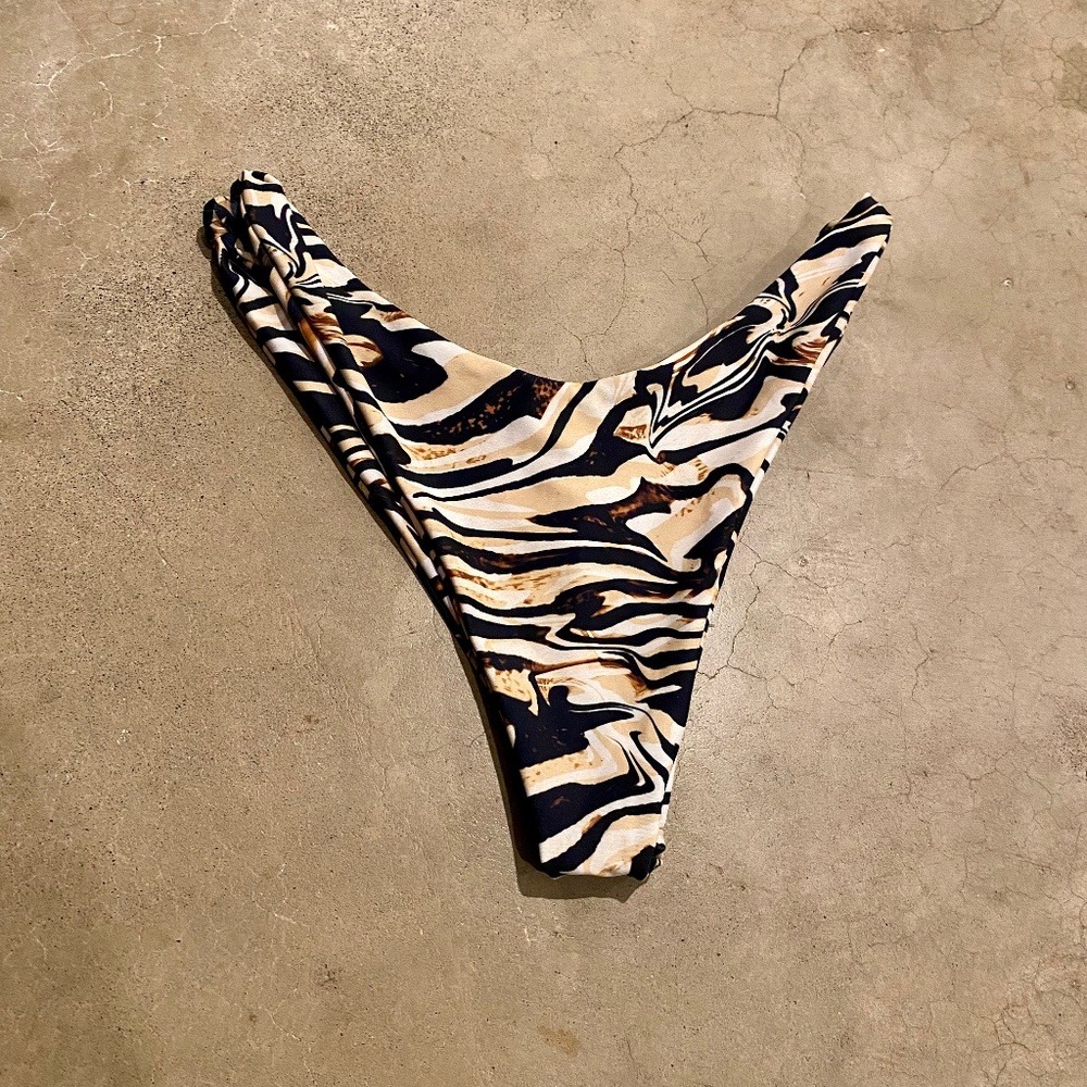 Skatie ‘Suzanne’ bottom in Weho print